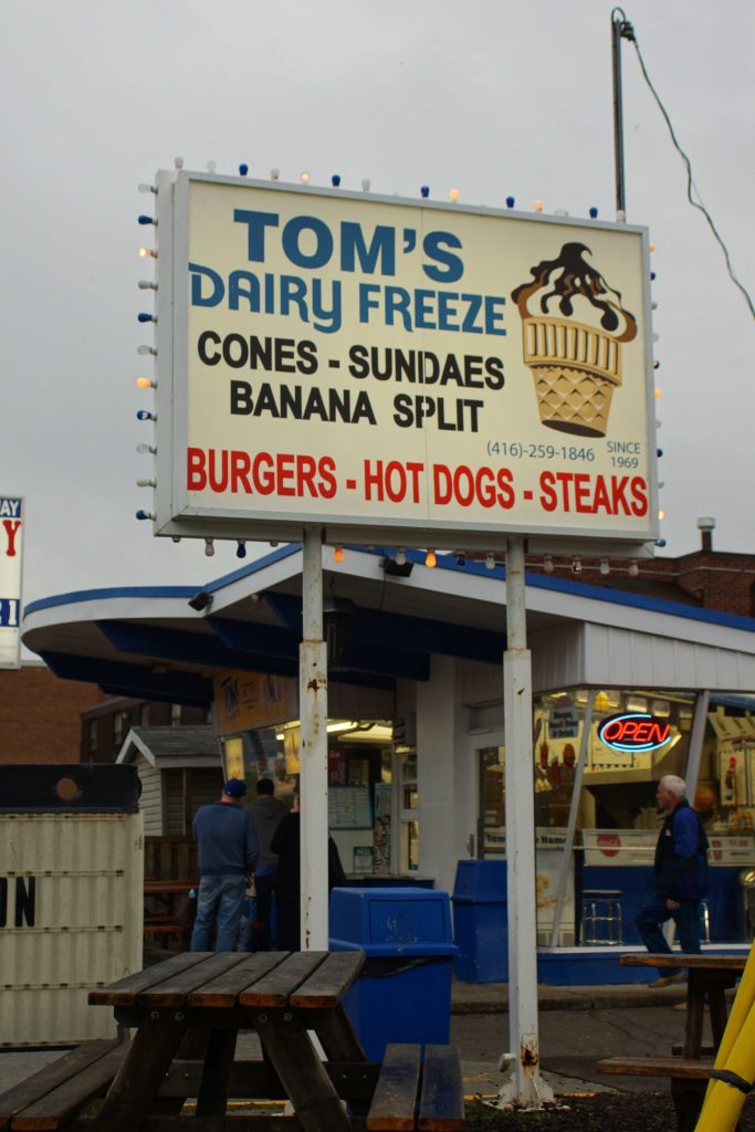 Tom's Dairy Freeze. Etobicoke. review. polki w kanadzie